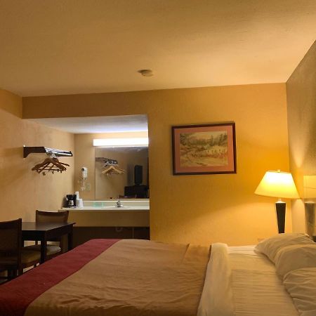 Economy Inn & Suites Hannibal Eksteriør billede