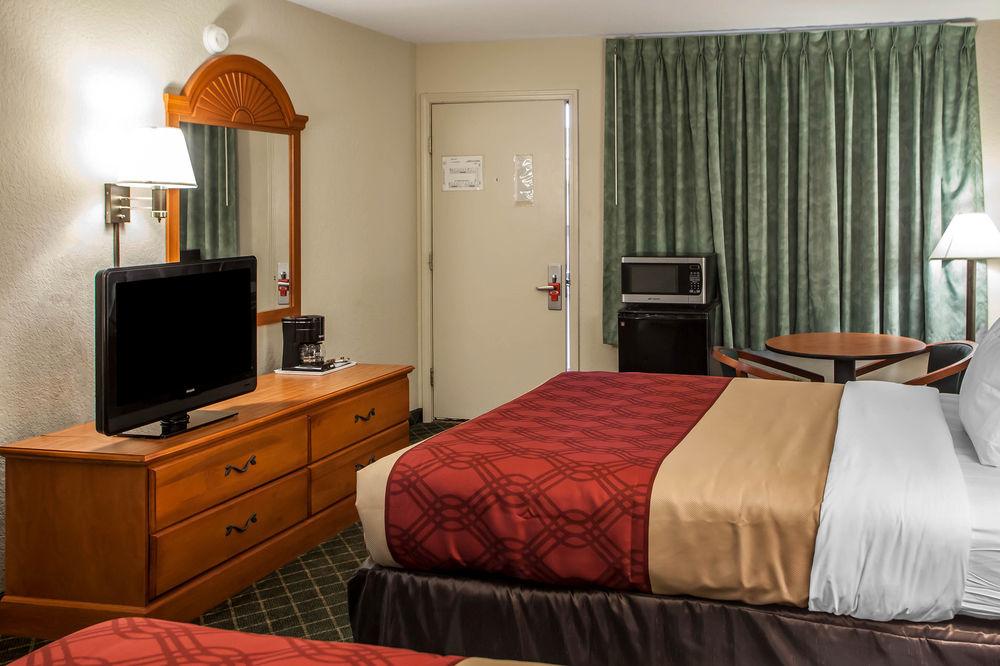 Economy Inn & Suites Hannibal Eksteriør billede