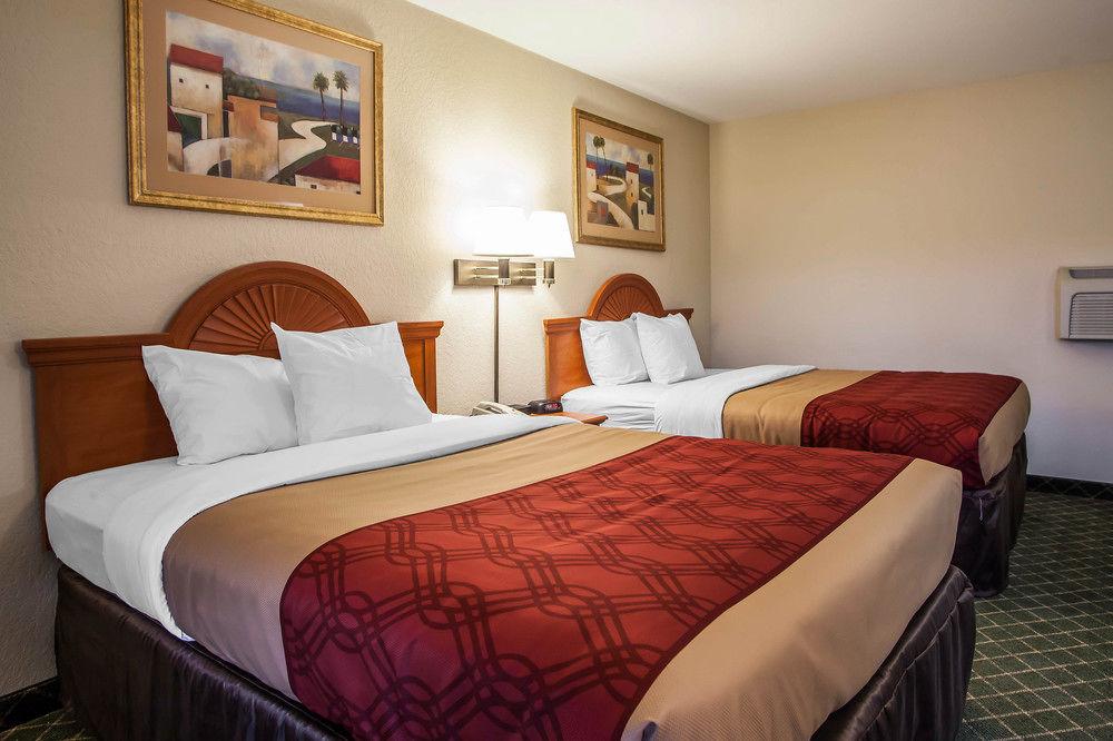 Economy Inn & Suites Hannibal Eksteriør billede