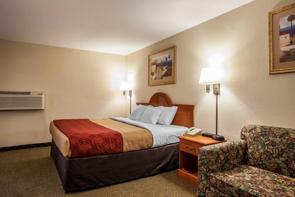 Economy Inn & Suites Hannibal Eksteriør billede