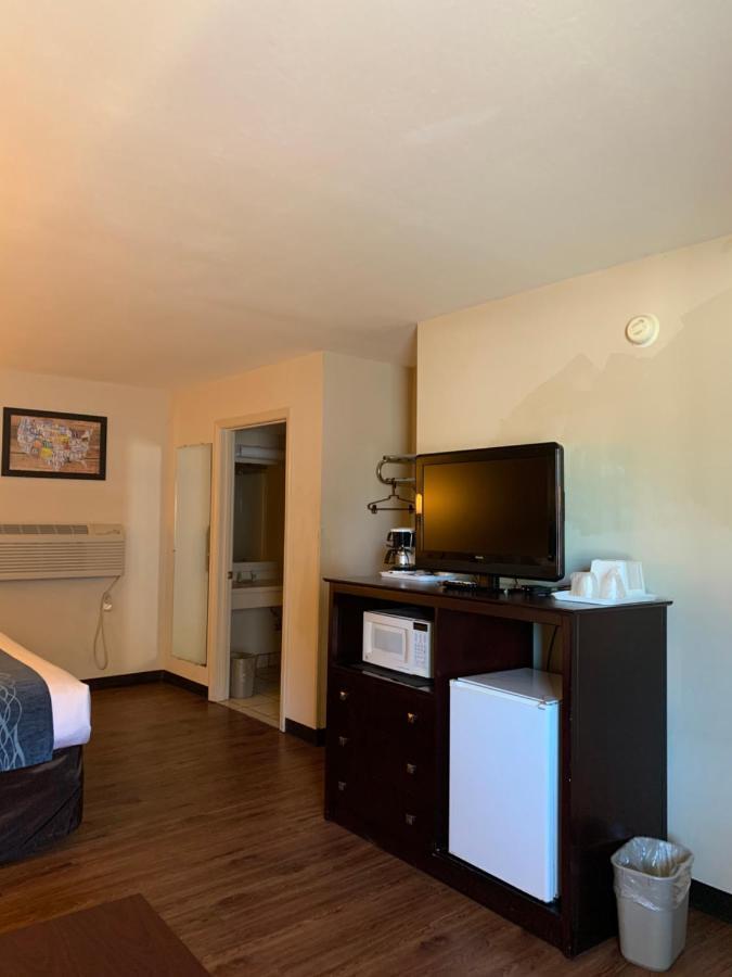 Economy Inn & Suites Hannibal Eksteriør billede