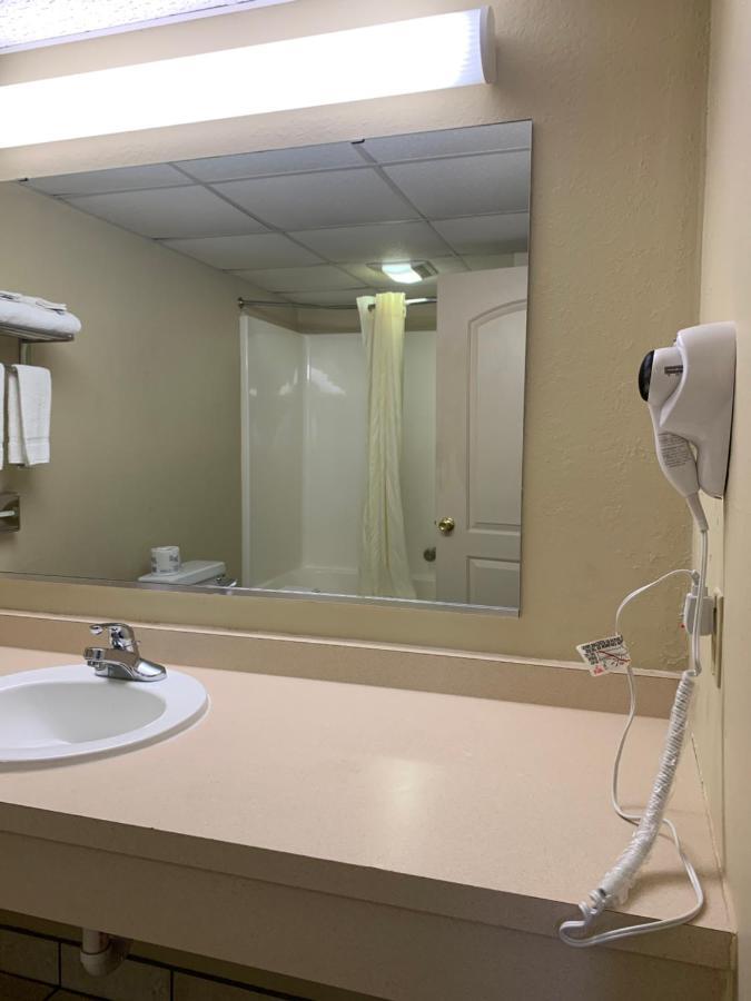 Economy Inn & Suites Hannibal Eksteriør billede