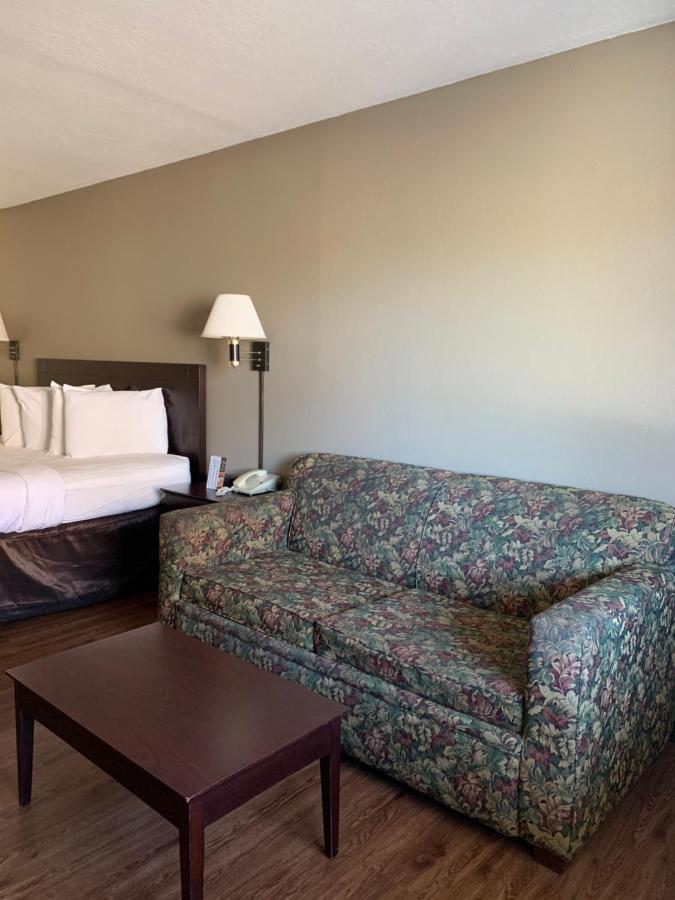 Economy Inn & Suites Hannibal Eksteriør billede