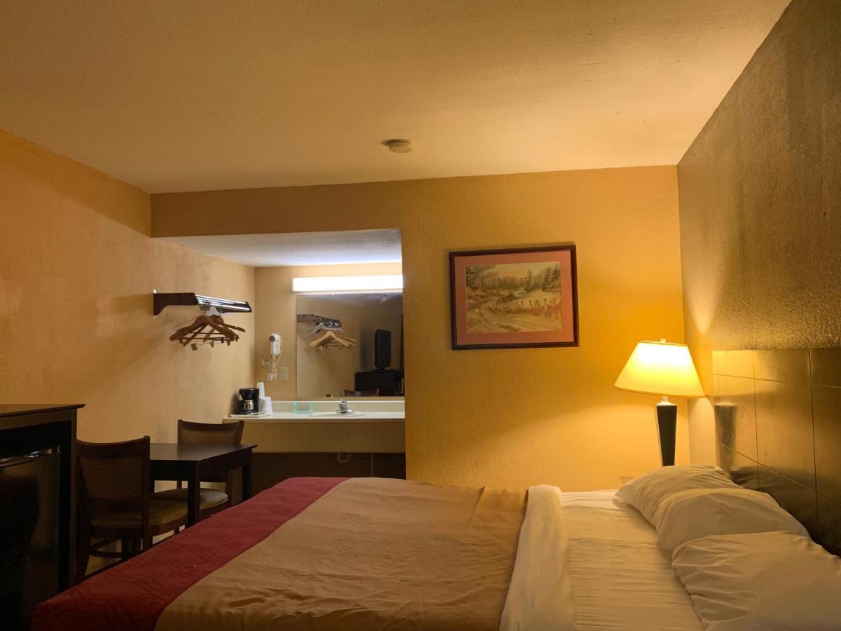 Economy Inn & Suites Hannibal Eksteriør billede